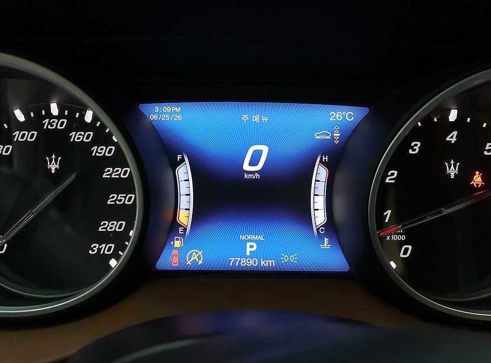 마세라티 르반떼 3.0  AWD 그란 스포츠 사진 6