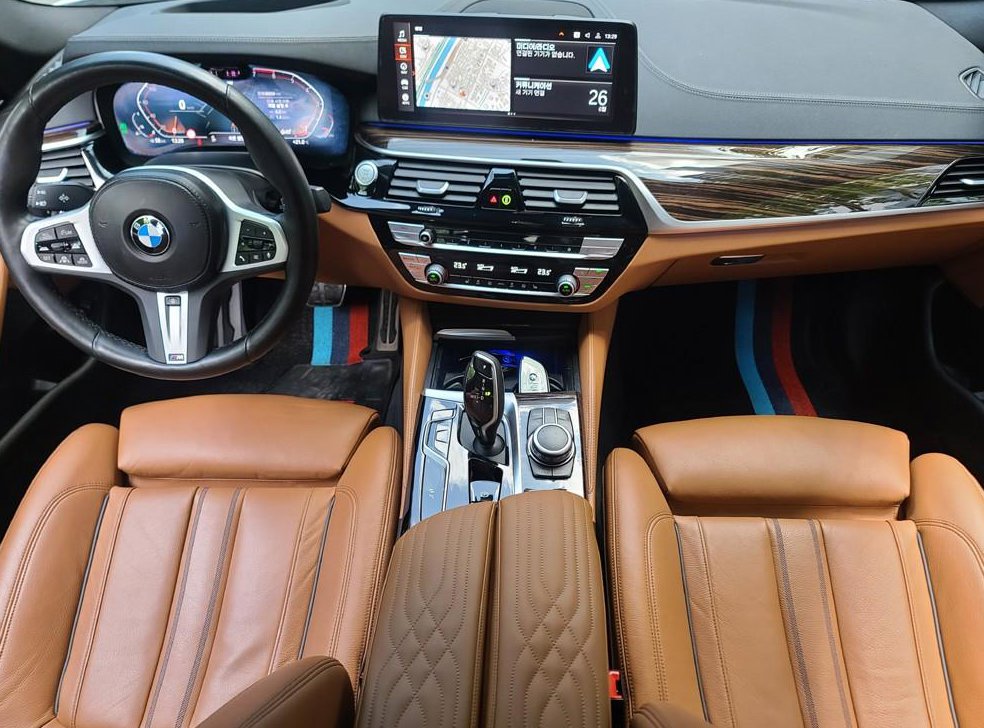 BMW 5시리즈 520i M 스포츠 사진 10