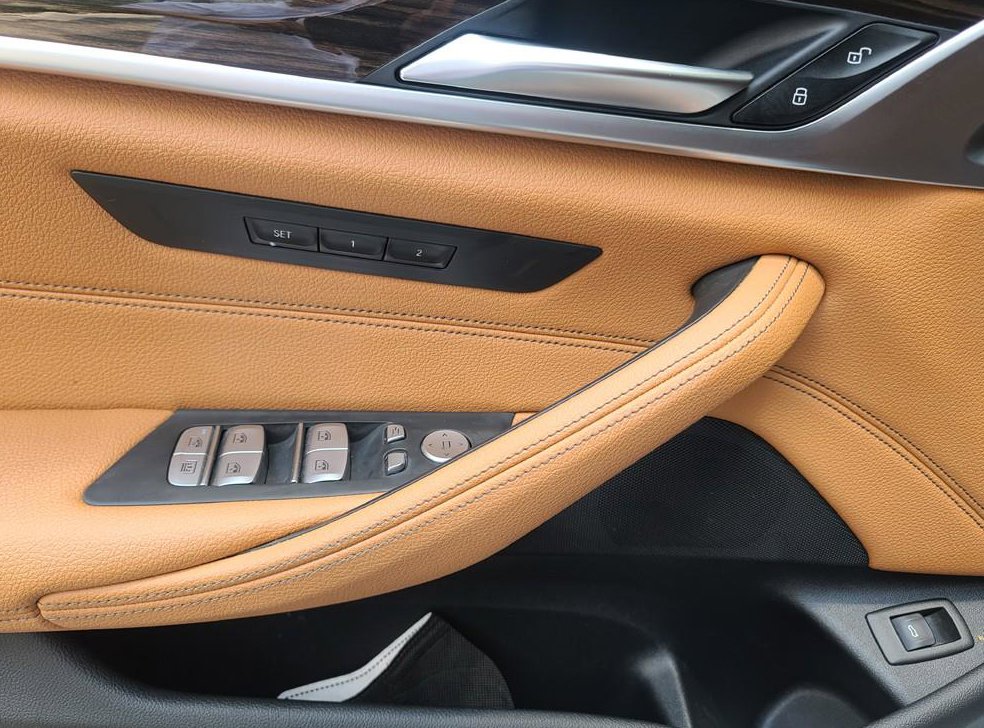 BMW 5시리즈 520i M 스포츠 사진 12