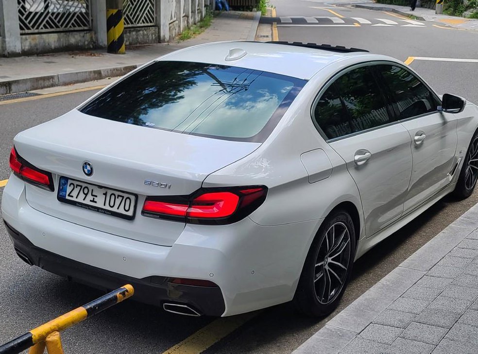 BMW 5시리즈 520i M 스포츠 사진 5