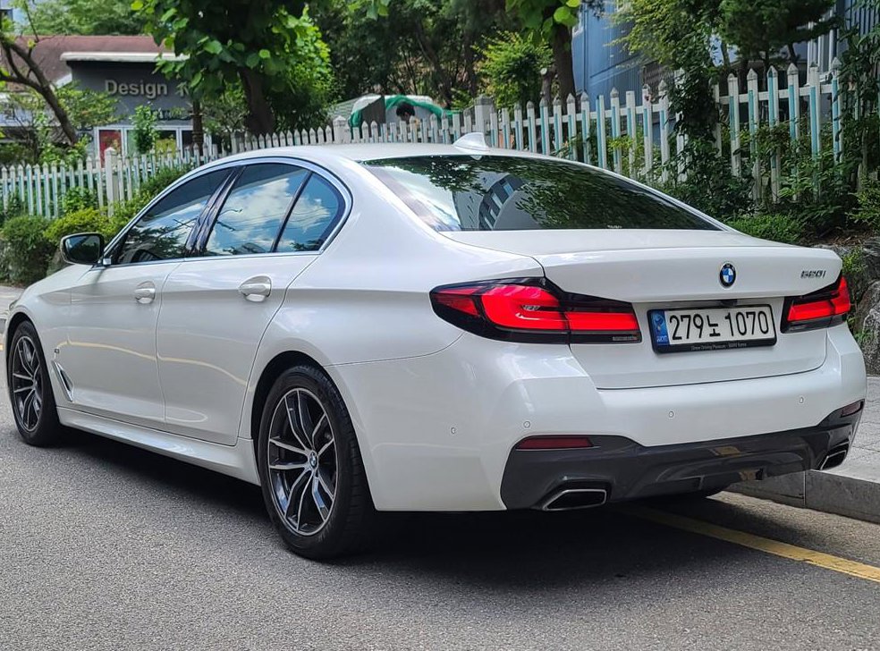 BMW 5시리즈 520i M 스포츠 사진 6