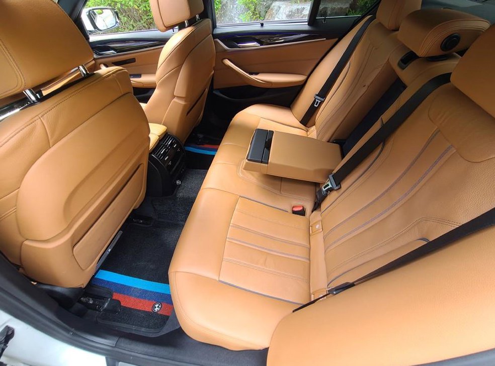 BMW 5시리즈 520i M 스포츠 사진 8