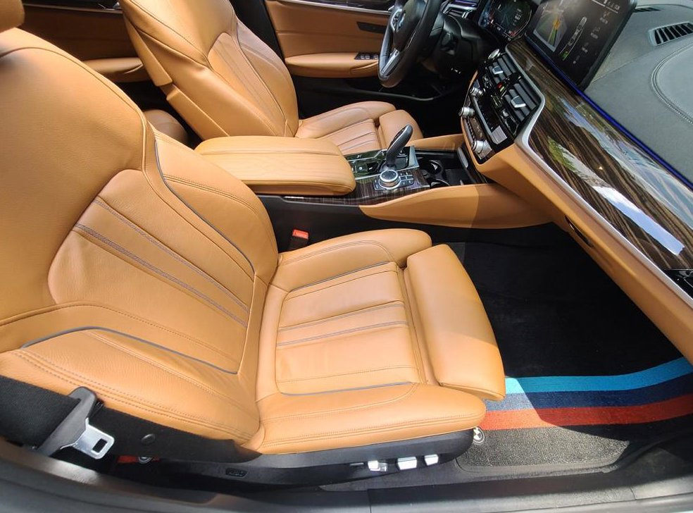 BMW 5시리즈 520i M 스포츠 사진 9