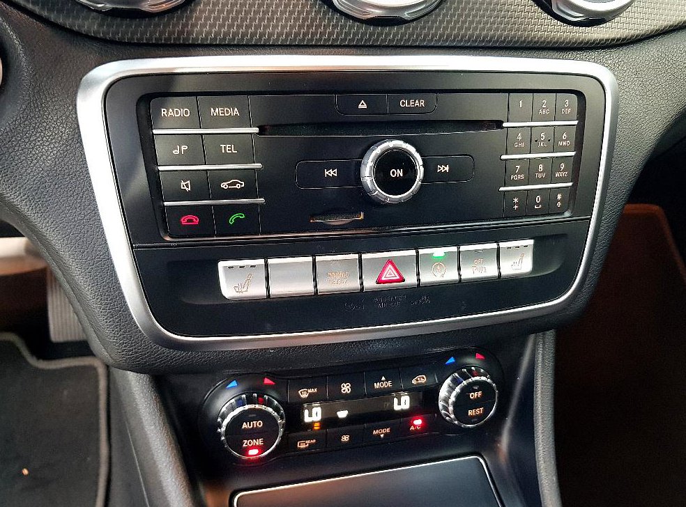 벤츠 GLA 클래스 GLA220 사진 11