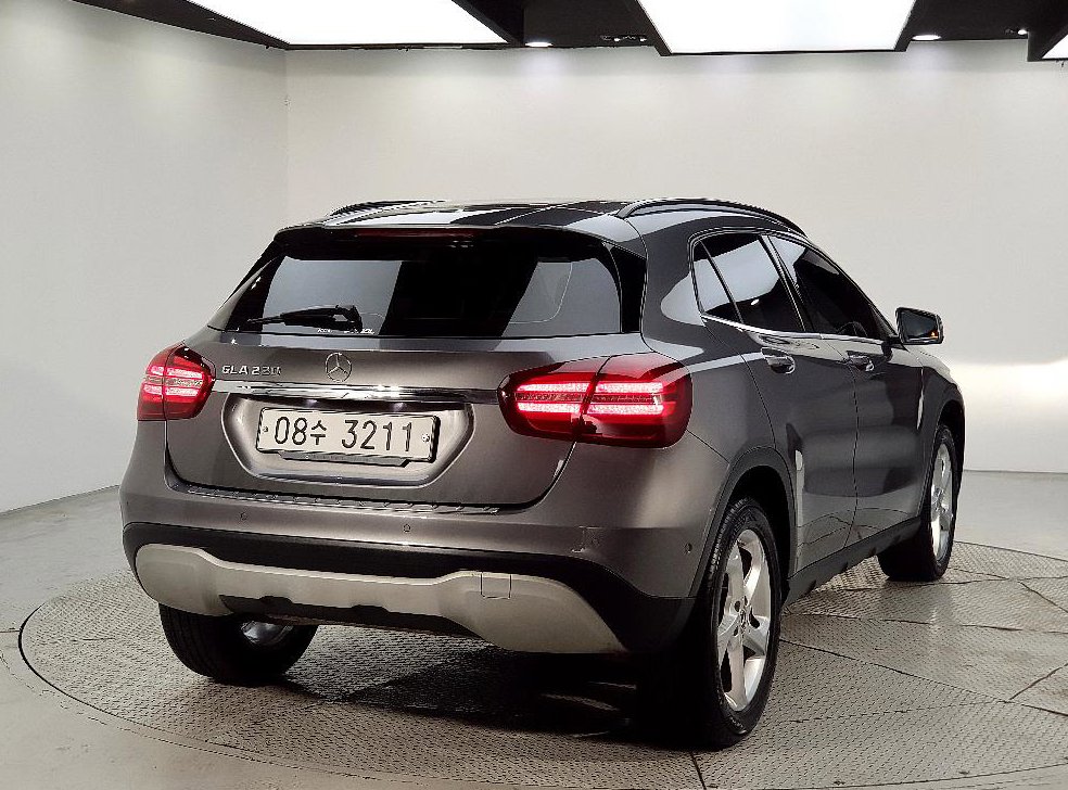 벤츠 GLA 클래스 GLA220 사진 4