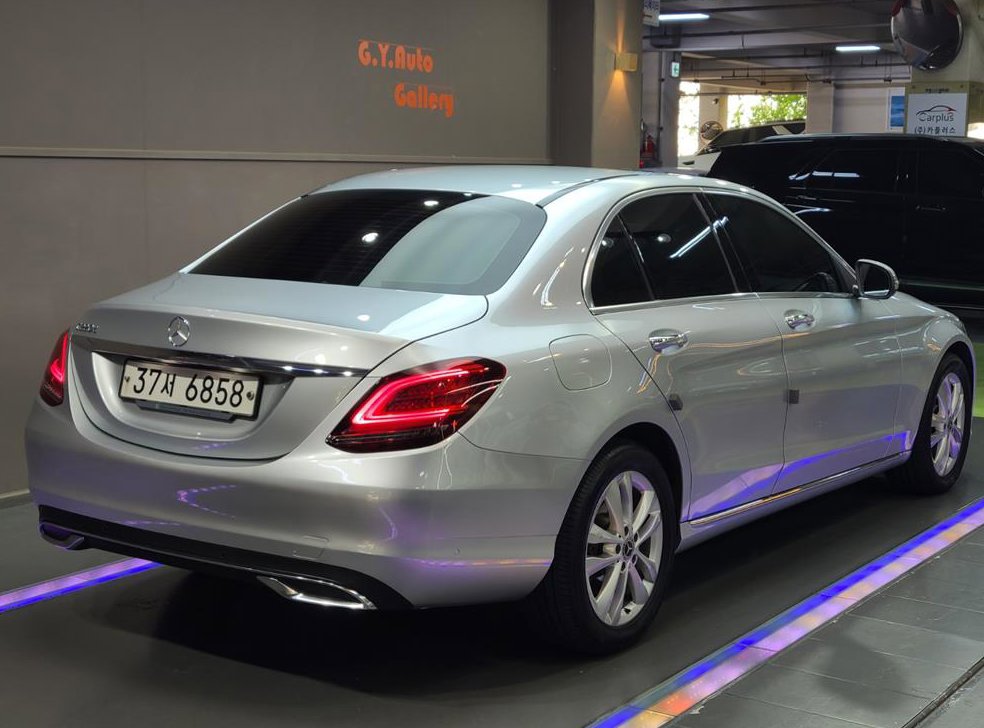 벤츠 C 클래스 C220 d 아방가르드 사진 4