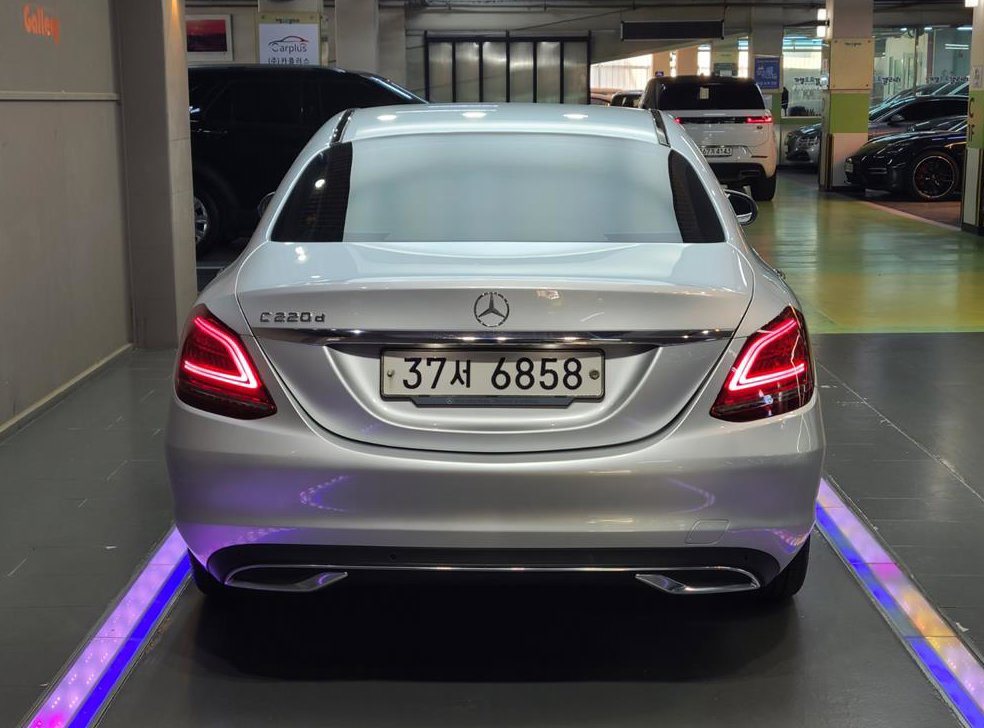 벤츠 C 클래스 C220 d 아방가르드 사진 5