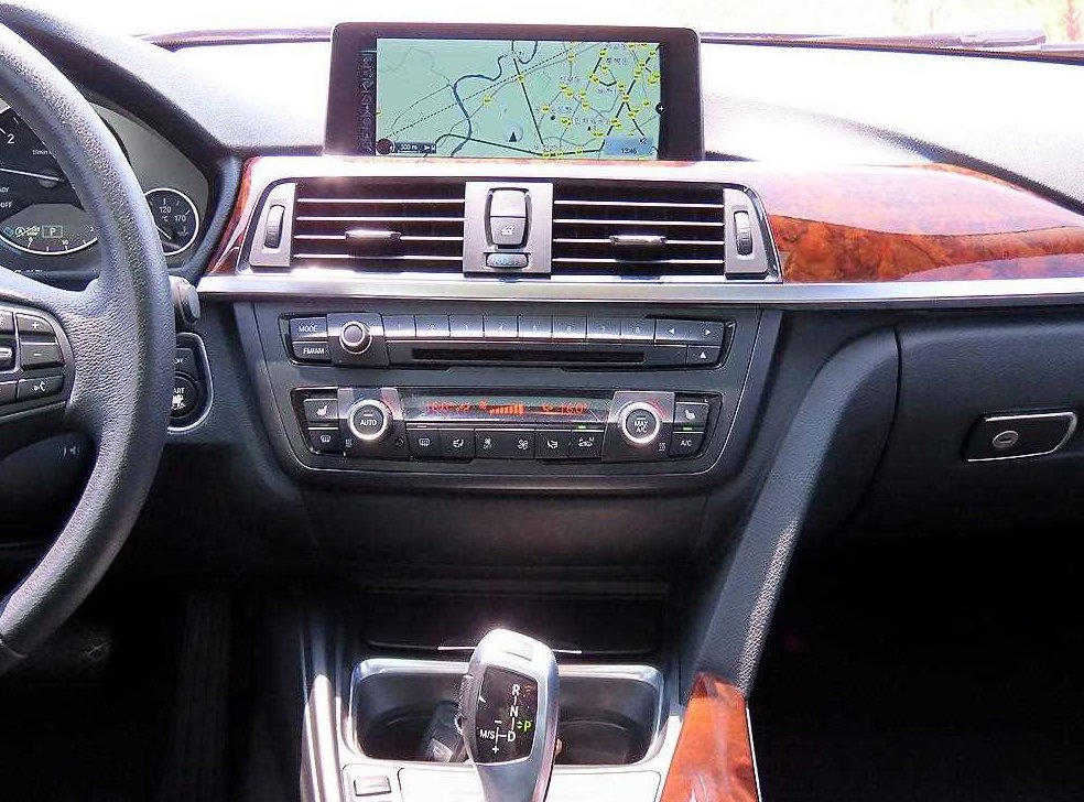 BMW 3시리즈 320i 사진 10