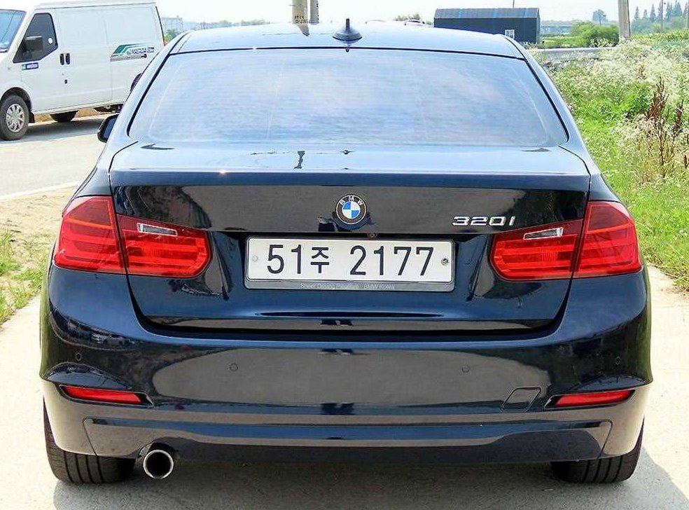 BMW 3시리즈 320i 사진 4