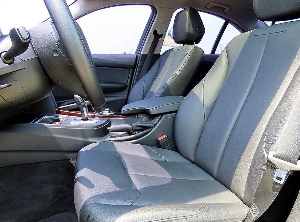 BMW 3시리즈 320i 사진 5