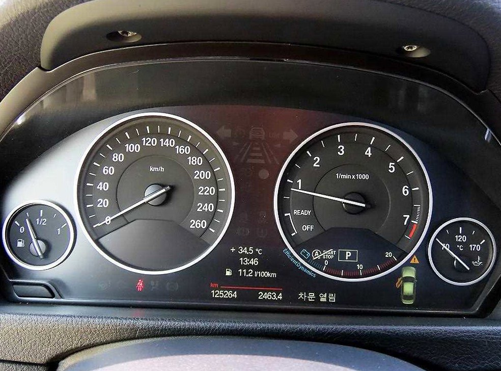 BMW 3시리즈 320i 사진 8