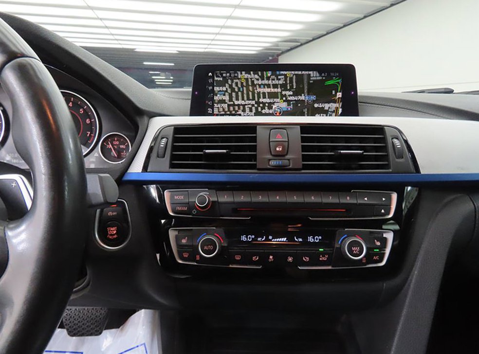 BMW 3시리즈 320i M 스포츠 사진 10