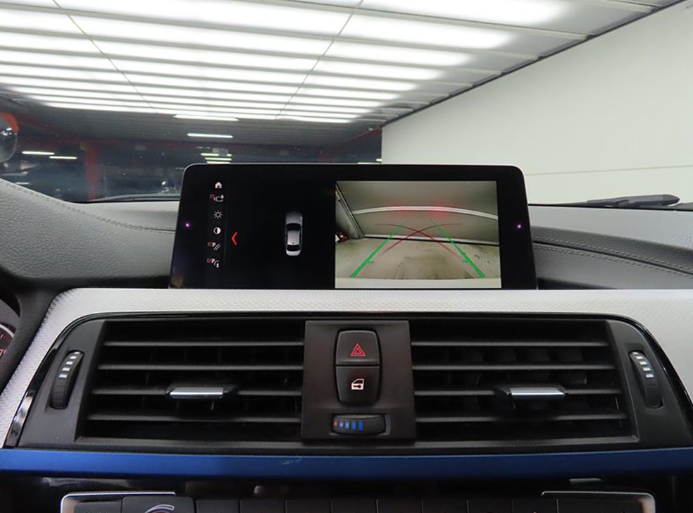 BMW 3시리즈 320i M 스포츠 사진 16