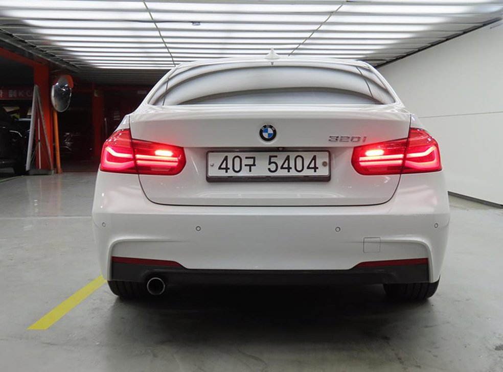 BMW 3시리즈 320i M 스포츠 사진 3
