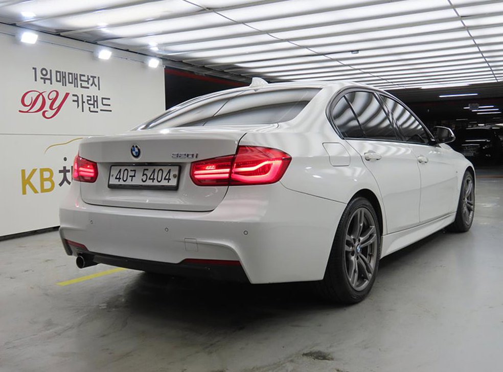BMW 3시리즈 320i M 스포츠 사진 4