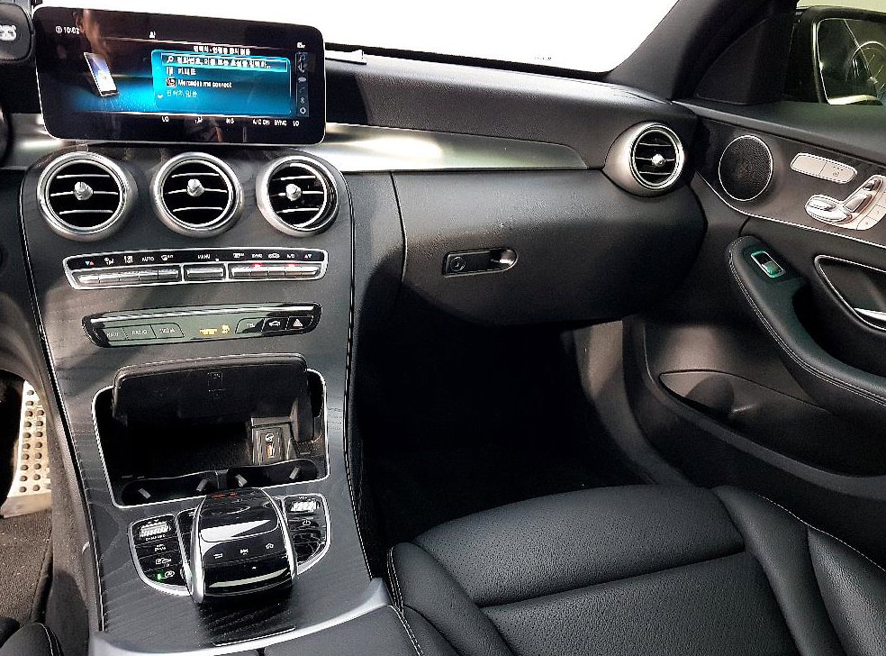 벤츠 C 클래스 C220 d 4MATIC AMG Line 사진 10