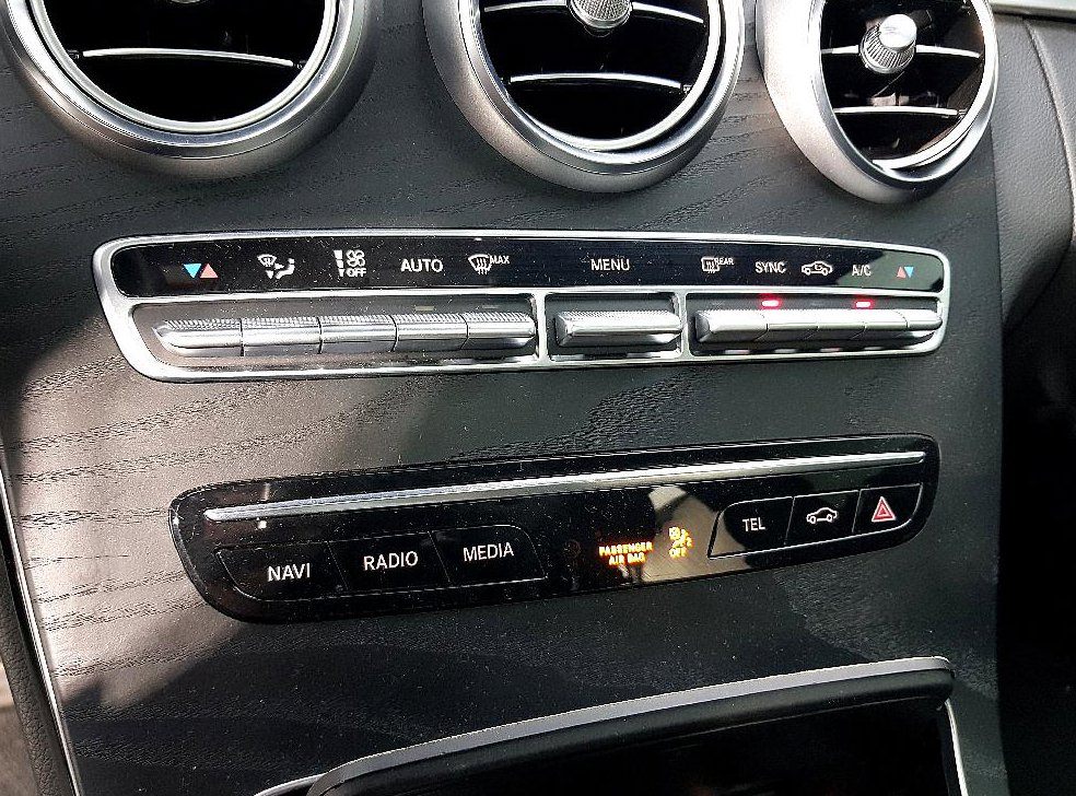 벤츠 C 클래스 C220 d 4MATIC AMG Line 사진 12