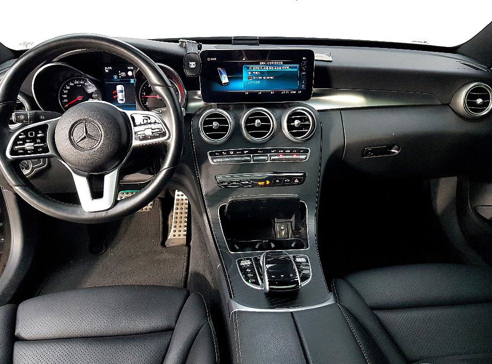 벤츠 C 클래스 C220 d 4MATIC AMG Line 사진 5