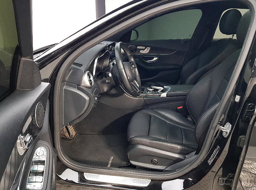 벤츠 C 클래스 C220 d 4MATIC AMG Line 사진 8