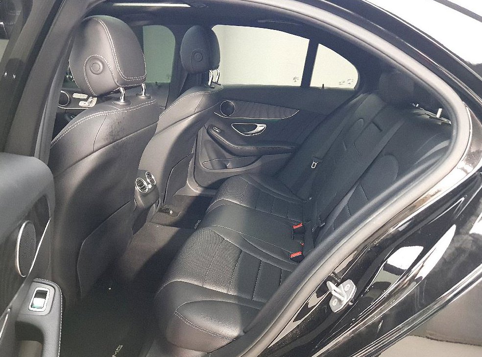 벤츠 C 클래스 C220 d 4MATIC AMG Line 사진 9