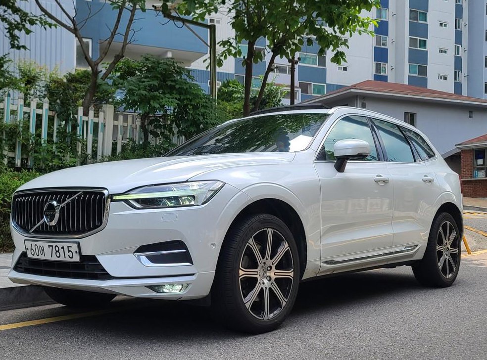 볼보 XC60 D5 AWD 인스크립션 사진 2