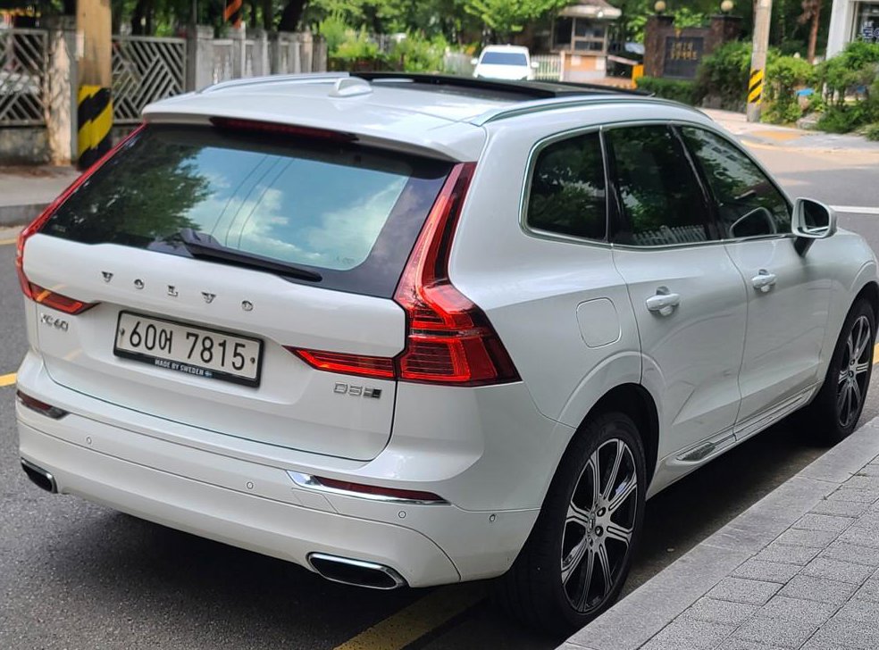 볼보 XC60 D5 AWD 인스크립션 사진 5