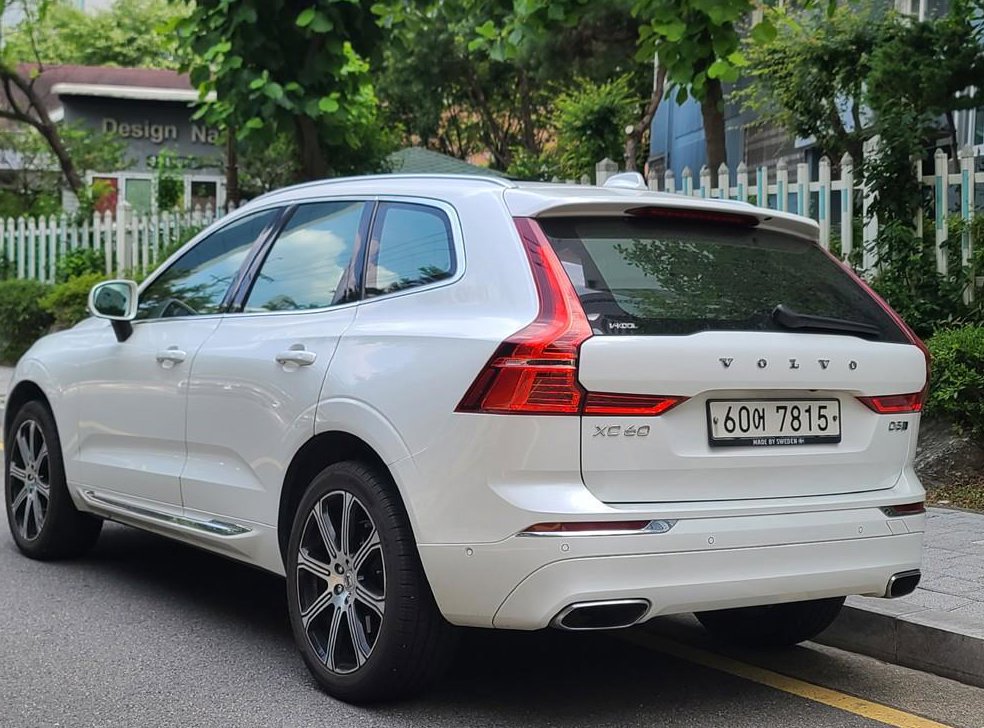 볼보 XC60 D5 AWD 인스크립션 사진 6