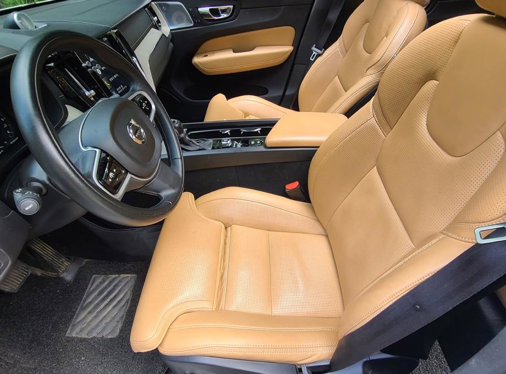 볼보 XC60 D5 AWD 인스크립션 사진 7