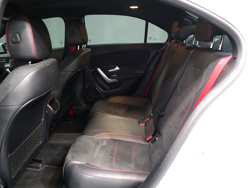 벤츠 A 클래스 AMG A35 4MATIC 세단 사진 10
