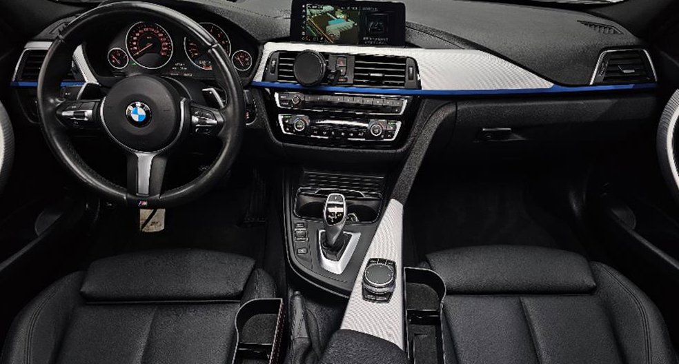 BMW 3시리즈 320i M 스포츠 사진 10