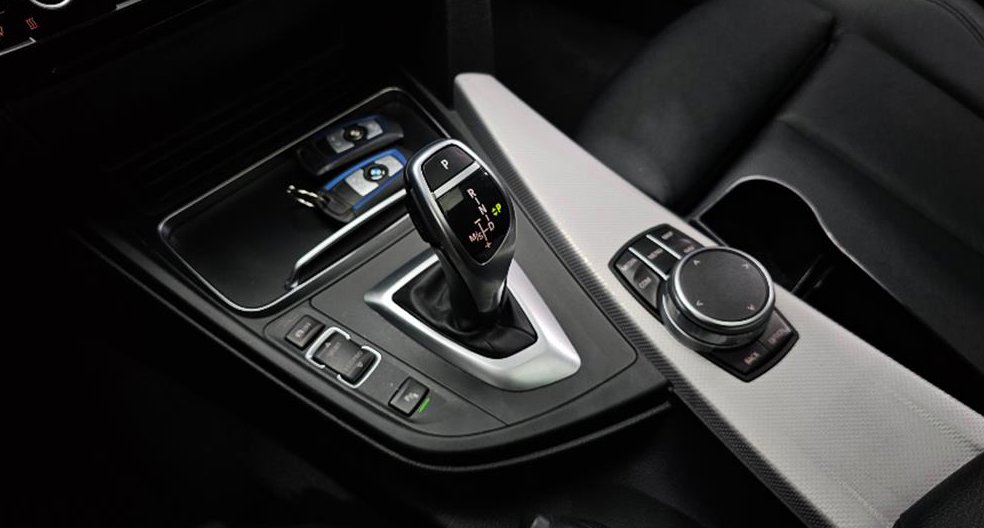 BMW 3시리즈 320i M 스포츠 사진 12