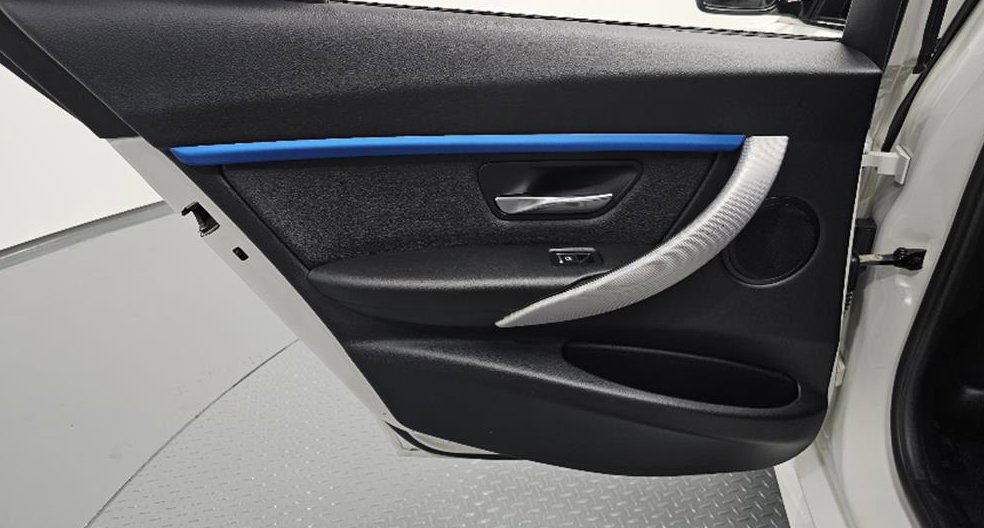 BMW 3시리즈 320i M 스포츠 사진 14