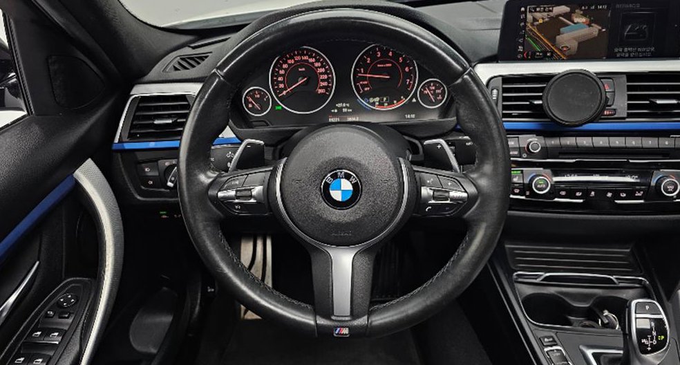 BMW 3시리즈 320i M 스포츠 사진 19
