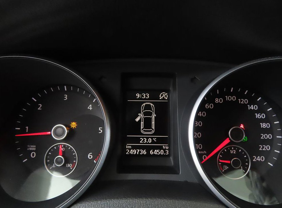 폭스바겐 골프 1.6 TDI 블루모션 사진 9