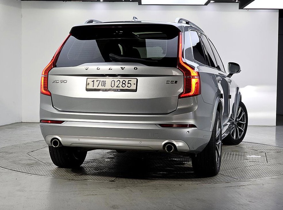 볼보 XC90 2.0 D5 AWD 사진 3
