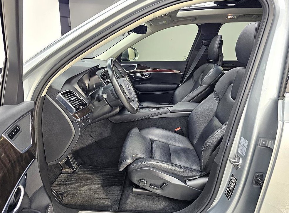 볼보 XC90 2.0 D5 AWD 사진 8