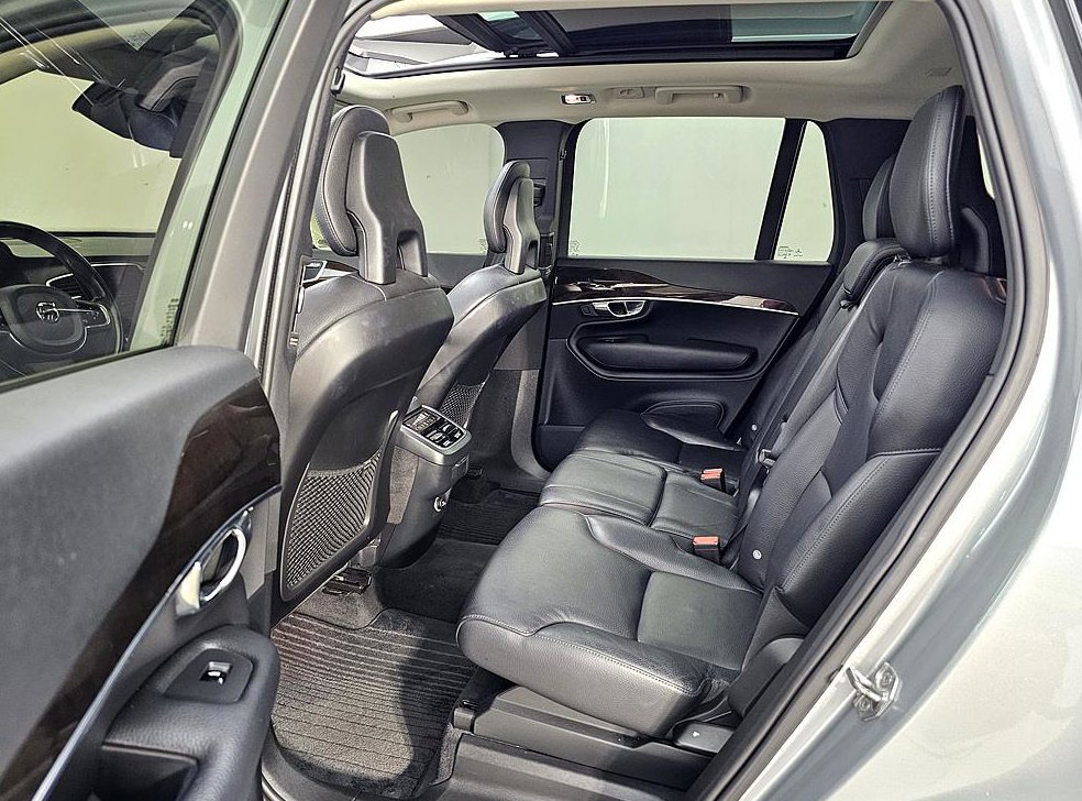 볼보 XC90 2.0 D5 AWD 사진 9