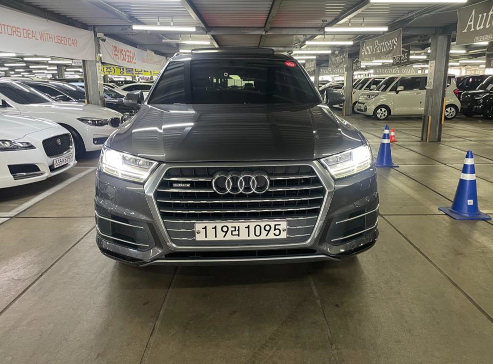 아우디 Q7 45 TFSI 콰트로
