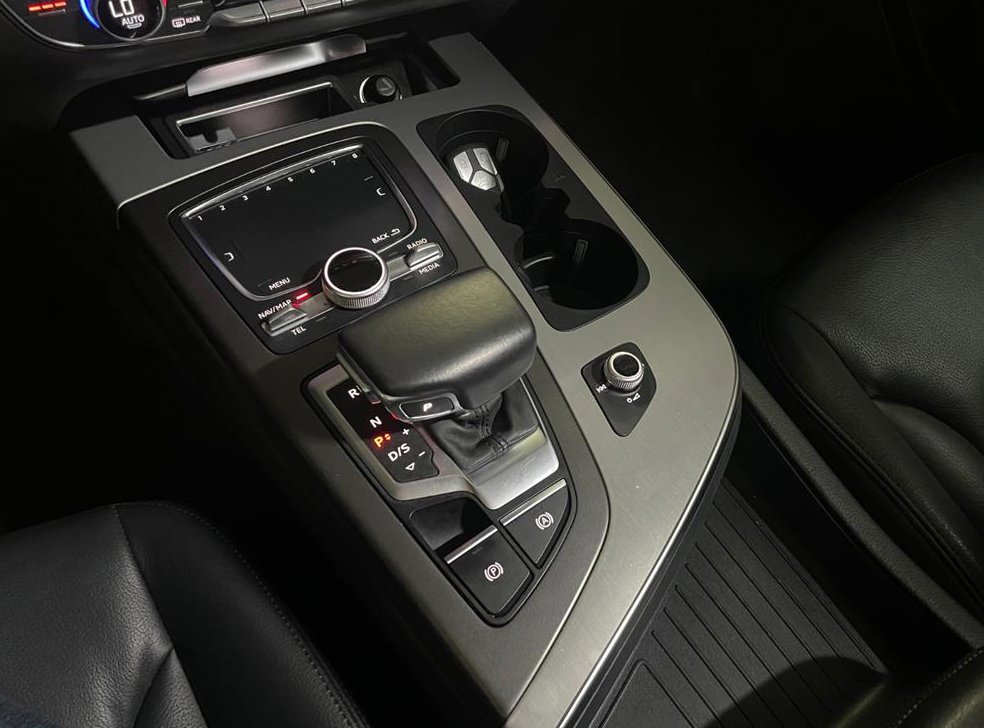 아우디 Q7 45 TFSI 콰트로 사진 12