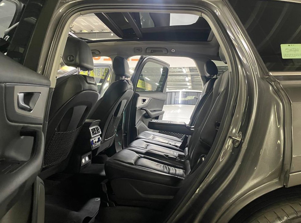 아우디 Q7 45 TFSI 콰트로 사진 18