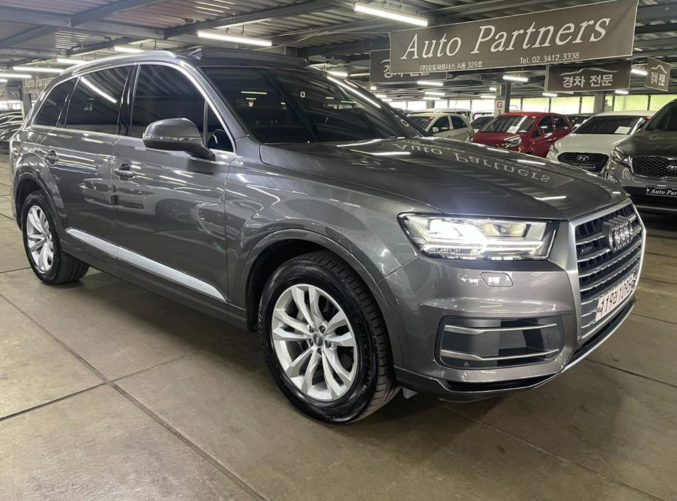 아우디 Q7 45 TFSI 콰트로 사진 2