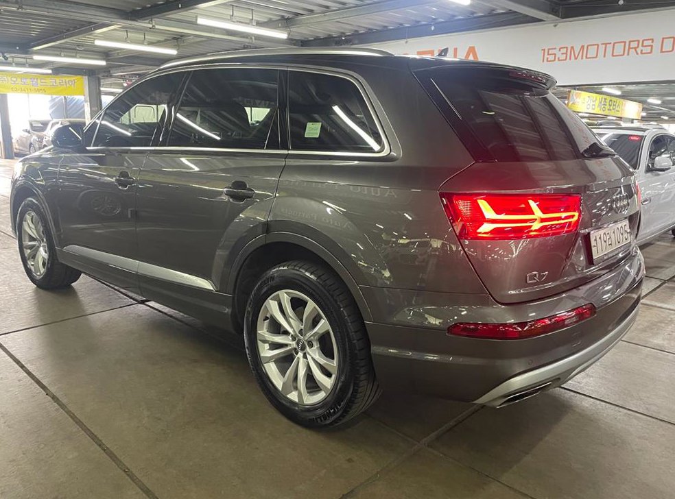 아우디 Q7 45 TFSI 콰트로 사진 4