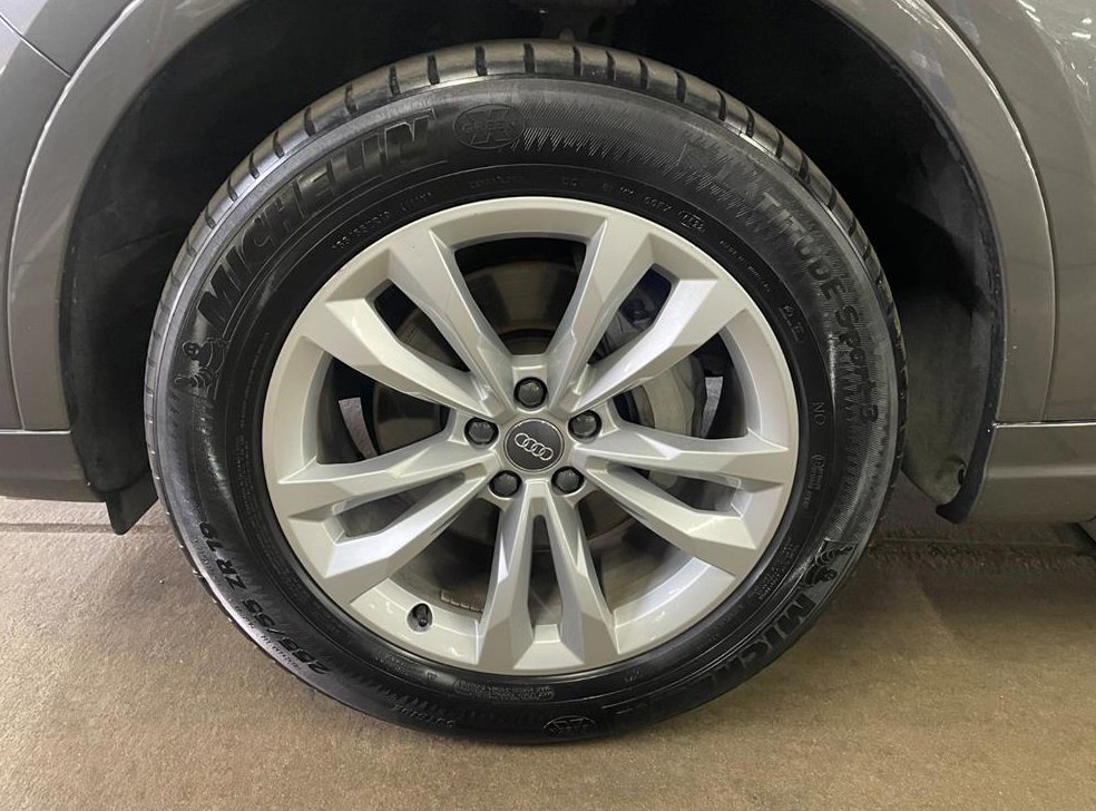 아우디 Q7 45 TFSI 콰트로 사진 6
