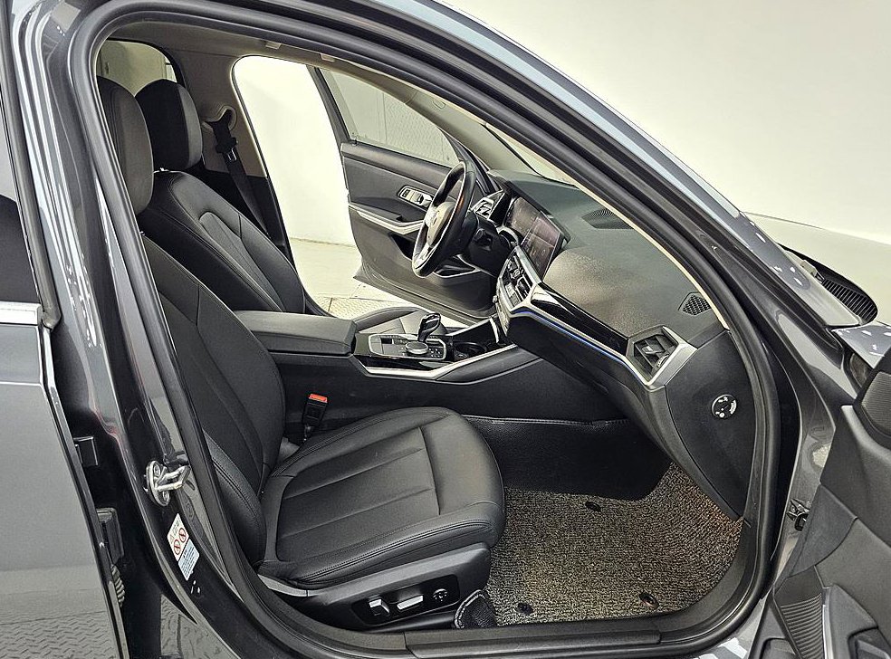 BMW 3시리즈 320d 사진 11