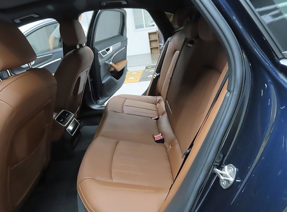 아우디 A6 45 TFSI 콰트로 프리미엄 사진 19