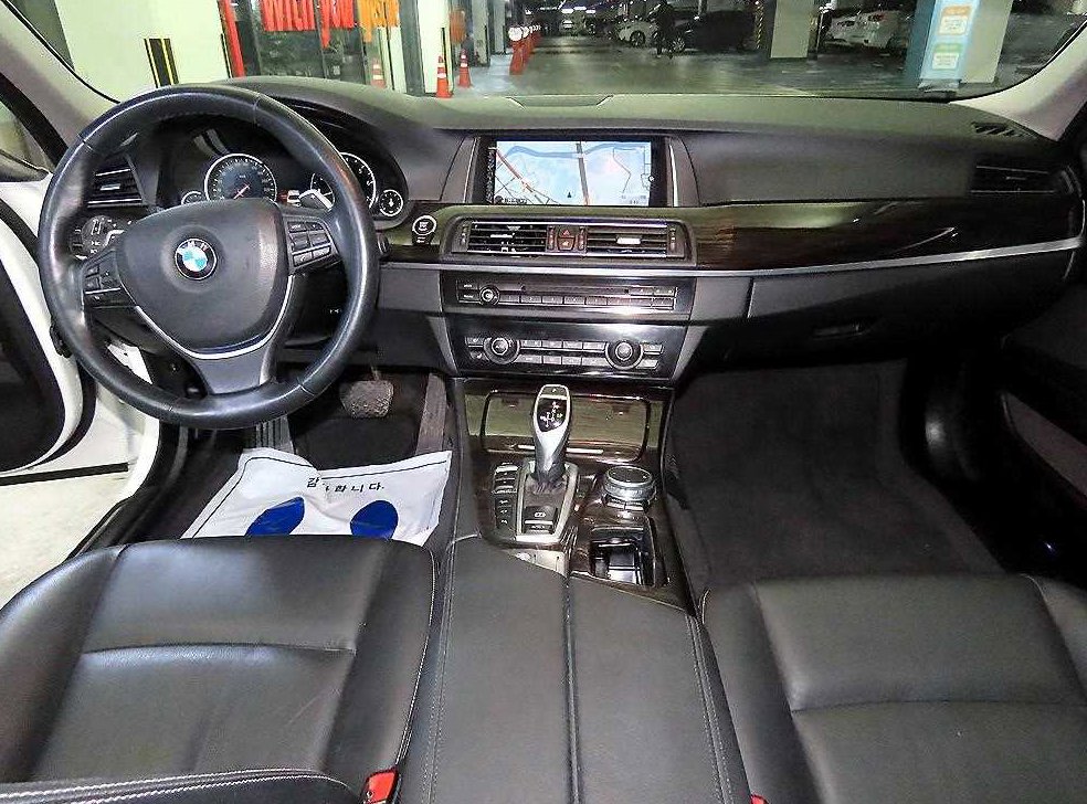 BMW 5시리즈 528i xDrive 사진 10