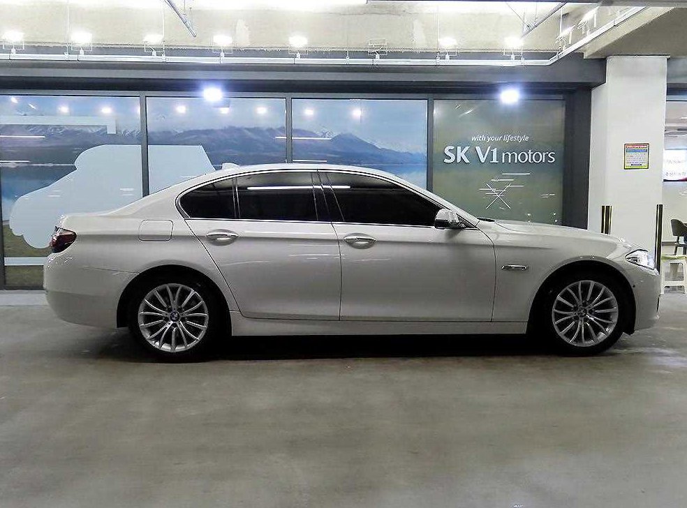 BMW 5시리즈 528i xDrive 사진 3