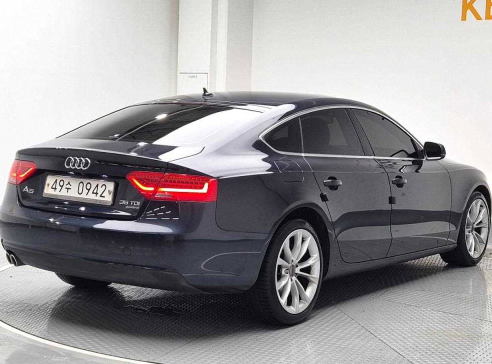 아우디 A5 35 TDI 콰트로 스포츠백 사진 3
