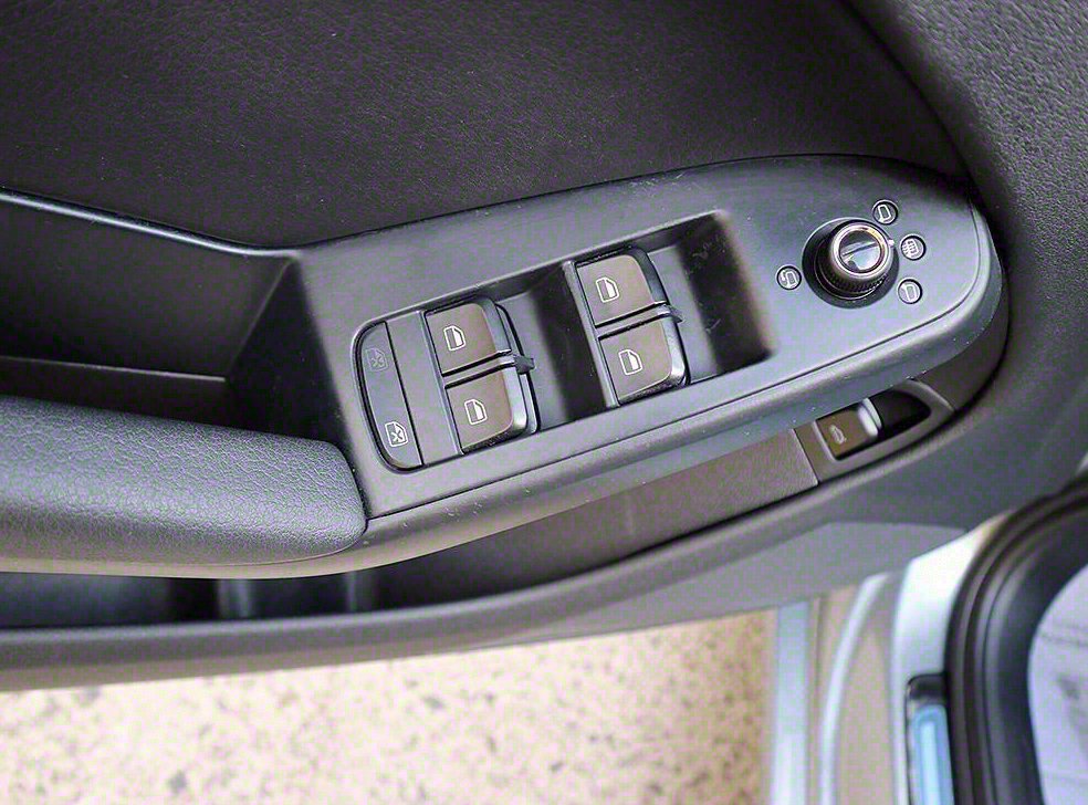 아우디 A4 2.0 TDI 사진 12