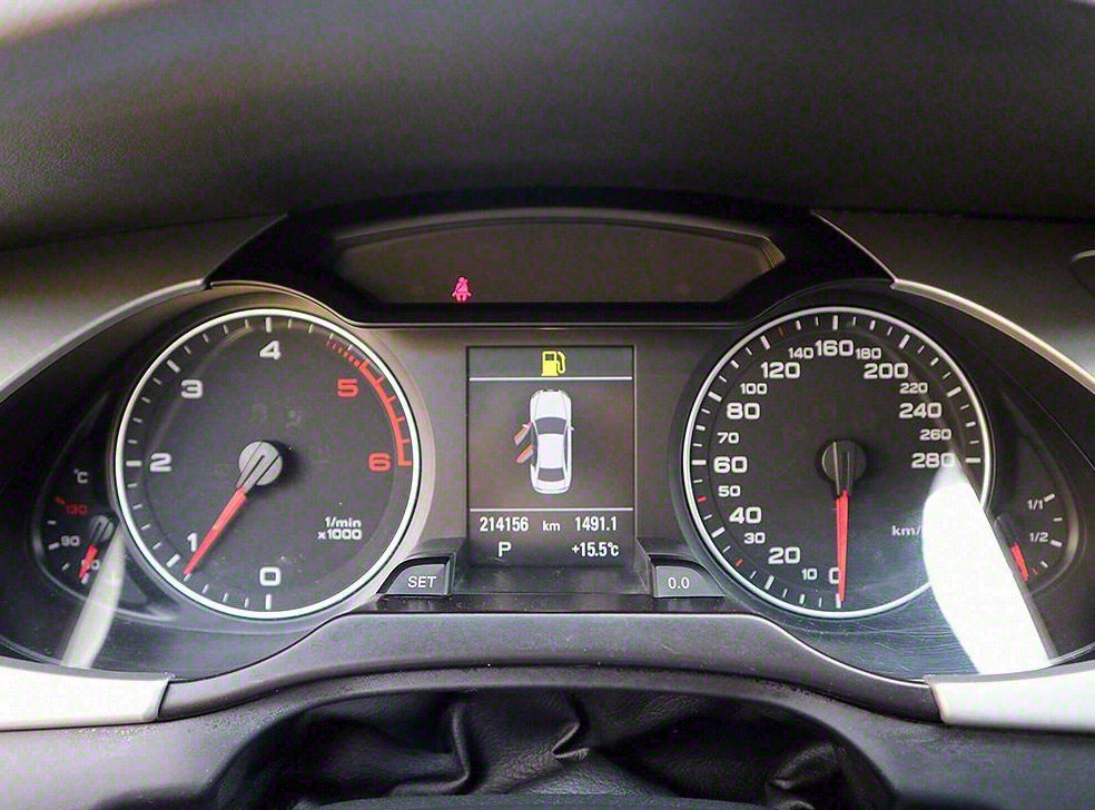 아우디 A4 2.0 TDI 사진 6